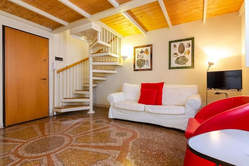 Fossalta Mezzanine, Few Steps From Piazza Maggiore location